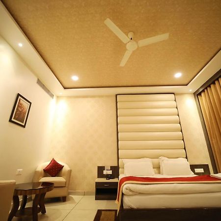 Hotel Panchsheel Ayodhya Eksteriør billede